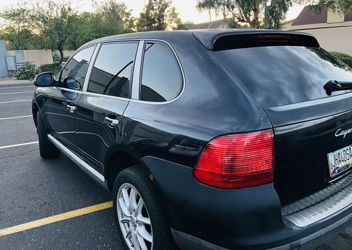 Photo 2 of 5 of 2004 Porsche Cayenne S